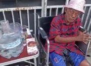 Bikin Sedih, Pak Tarno Jualan Ikan Cupang Sambil Duduk di Kursi Roda usai Stroke