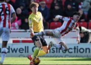 Debut Ole Romeny di Oxford United Nyaris Bikin Gol, Tendangan Membentur Tiang Gawang