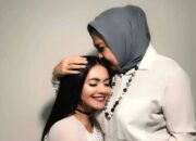 Denada Terpukul Emilia Contessa Meninggal Dunia, Langsung Terbang ke Banyuwangi