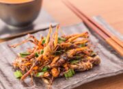 Manfaat Makan Belalang yang Bisa Jadi Makanan Bergizi Gratis, Bikin Tidur Nyenyak