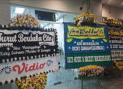 Karangan Bunga Penuhi Rumah Duka, Iringi Kepergian Ricky Siahaan