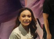 Wow, Mic Seharga Ratusan Juta akan Jadi Modal Utama Rossa di Konser 30 Tahun