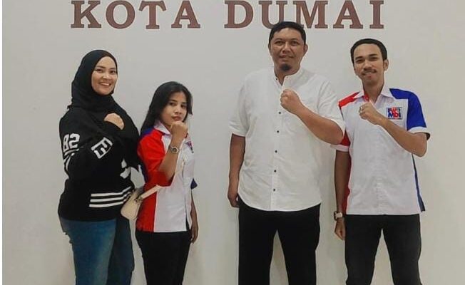 Kepala Dinas Pendidikan Mukhliz Suzantri, S. T., T.M.T Peran Media Mendukung Pembangunan Sumber Daya Manusia.