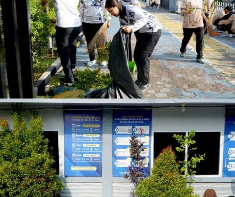 Semangat Gotong Royong, Rutan Dumai Lakukan Bersih-bersih Lingkungan Kantor