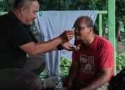 Acara Surprise Ulang Tahun Ke-55 Mendapat Kejutan Dari Rekan Media Daring Membuat Efendi Meneteskan Air Mata Haru.